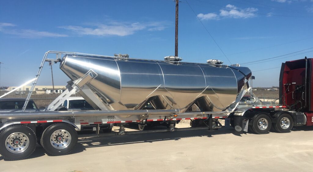 ALUMINUM PNEUMATIC TANK TRAILERS - Southern Fabrication